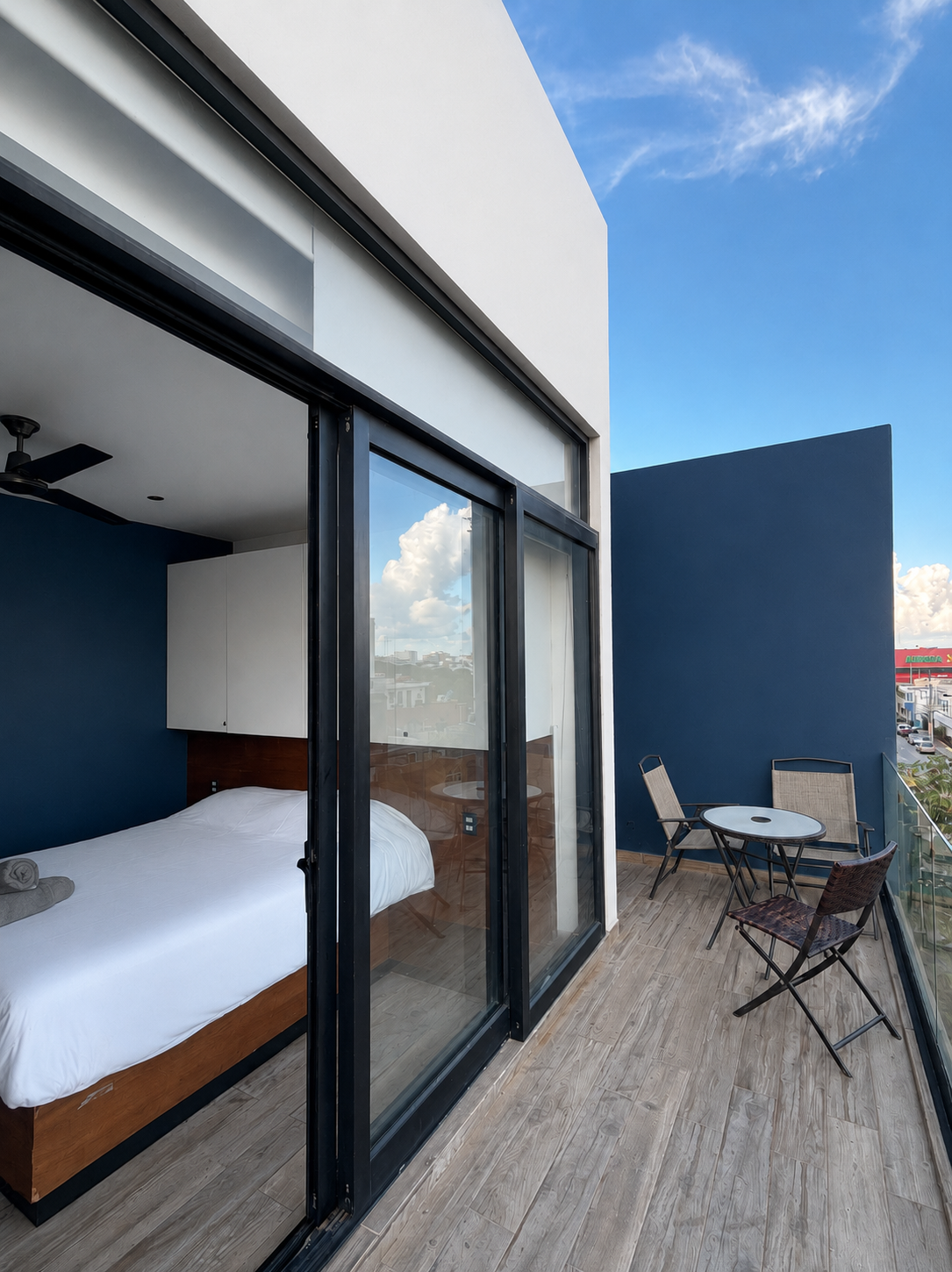 Huaya 18 Azul apartment private balcony, Playa del Carmen
