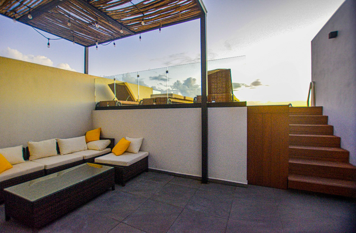 Huaya 18 shared lounge area